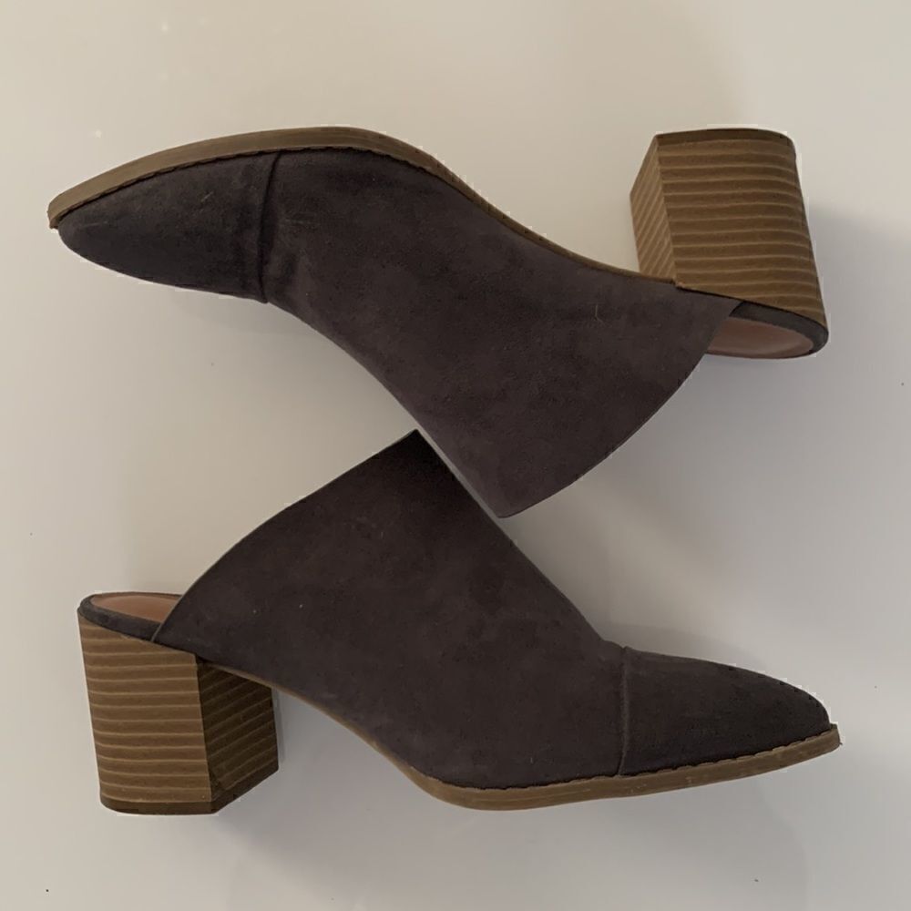 American Eagle Slip On Faux Suede Women’s Shoes Size 7,5